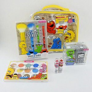 Wet n wild Sesame Street Collection Set Make Bag Brushes Blender Eye Shadow Lip